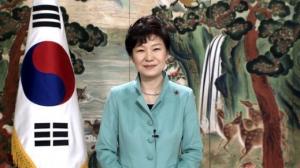 박근혜·이명박 즉시 사면해야 83%, 반대 8%