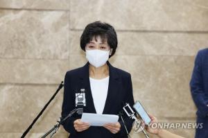 박순애, 尹내각 첫 사퇴... “학제개편 논란, 모두 제 불찰”